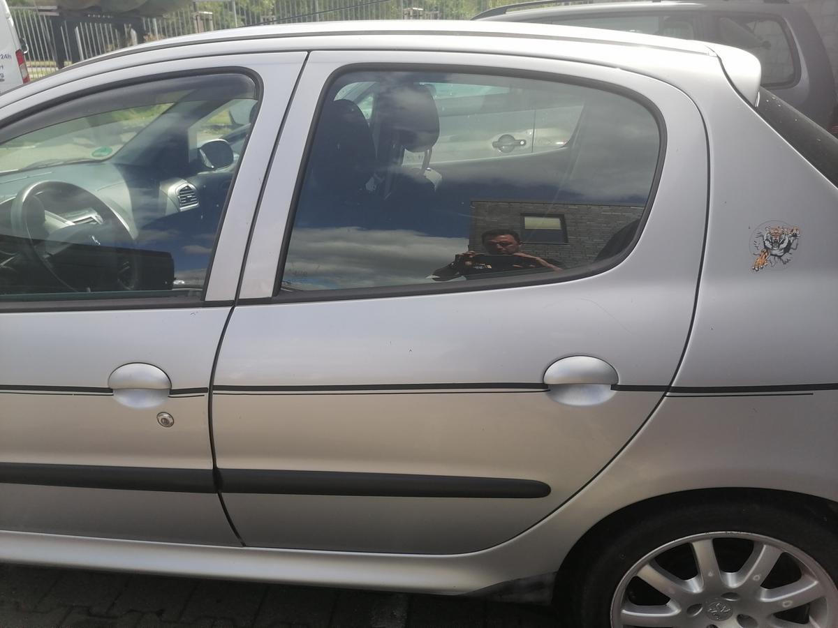Peugeot206+ original T&uuml;r hinten links EZR Aluminiumgrau Rohbau Bj.2011